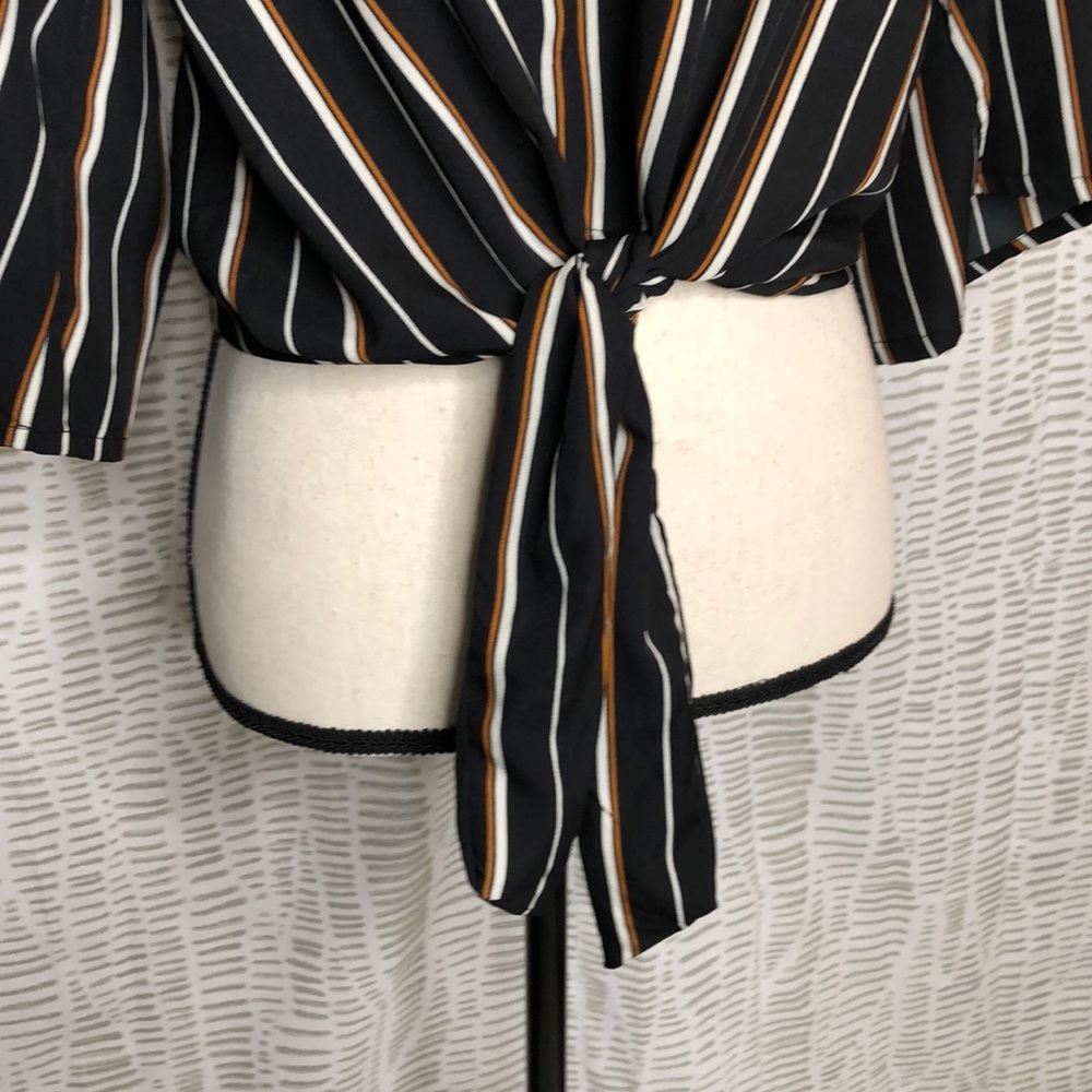 Japna Cropped Top - Picture 2 of 8